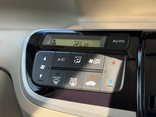 N-BOX G・Lパッケージ ナビ Bカメラ USB入力端子 DVD再生 ワンセグTV 純正AW ドアバイザー I-STOP ベンチ席 両側スライドドア イモビライザー AAC 横滑り防止(11枚目)