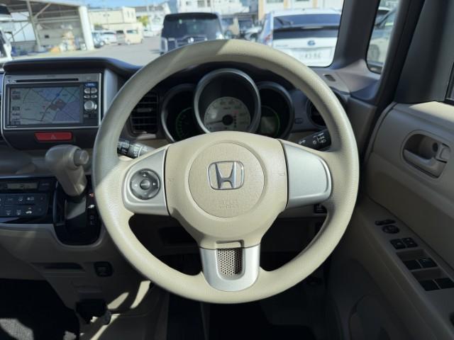 N-BOX G・Lパッケージ ナビ Bカメラ USB入力端子 DVD再生 ワンセグTV 純正AW ドアバイザー I-STOP ベンチ席 両側スライドドア イモビライザー AAC 横滑り防止(12枚目)