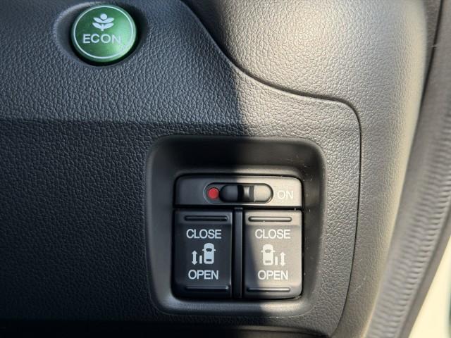 N-BOX GターボSSパッケージ ナビ Bカメラ 両側電動ドア ETC フルセグTV DVD再生 ドアバイザー フルオートエアコン 両側自動ドア イモビライザー スマ-トキ- パワーウインドウ パワステ(16枚目)