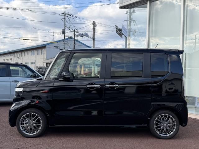 Ｎ－ＢＯＸカスタム ターボ　ナビ　Ｂｌｕｅｔｏｏｔｈ　運転支援　ドラレコ　シートヒーター　両側電動スライドドア　ＥＴＣ　ＬＥＤヘッドライト　アルミホイール　イモビライザー　衝突被害軽減　ベンチシート　キーフリー　ＥＳＣ　パワステ（3枚目）