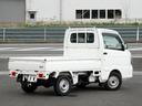 キャリイトラック KCエアコン・パワステ セーフティサポート装着車 4WD AM/FMラジオ 横滑り防止装置 ドアバイザー 鳥居 三方開 助手席エアバック AC 運転席エアバック 中古車画像_3