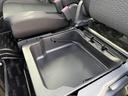 助手席下には便利なシートアンダーボックスが装備されています！