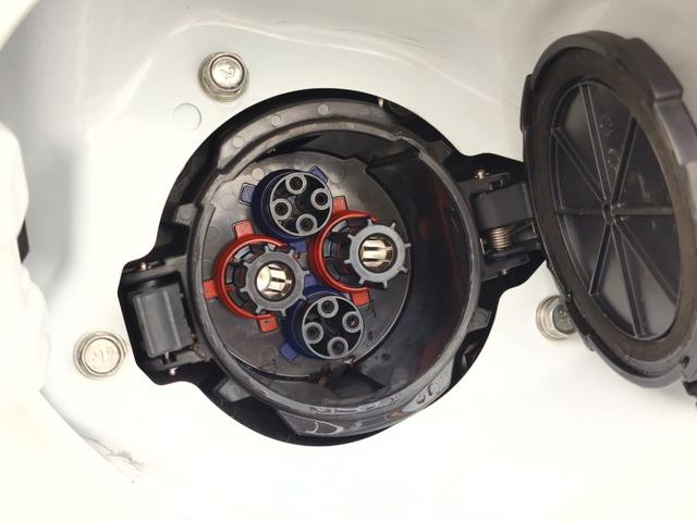 アイミーブ M 後期型・駆動バッテリー残存率測定・社外メモリーナビ・スマートキー・前席シートヒーター・BTオーディオ・MiEVリモートシステム・ヒートポンプA/C・オートライト・急速充電・電格ドアミラー・充電ケ-ブル(19枚目)