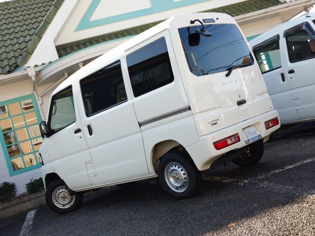 クリッパーＥＶ ４シーター　エマージェンシーブレーキ・プレ空調機能付きキーレス・前席シートヒーター・車線逸脱警報・リアパーキングセンサー・誤発進抑制・前席パワーウインドウ・プライバシーガラス・リアアンダーミラー・急速充電（9枚目）