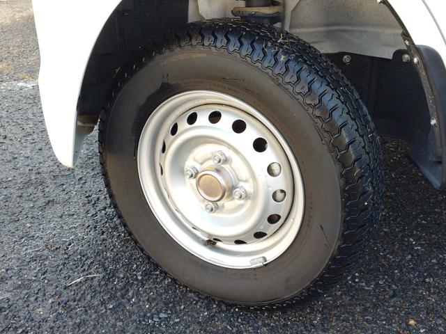 クリッパーＥＶ ４シーター　エマージェンシーブレーキ・プレ空調機能付きキーレス・前席シートヒーター・車線逸脱警報・リアパーキングセンサー・誤発進抑制・前席パワーウインドウ・プライバシーガラス・リアアンダーミラー・急速充電（12枚目）