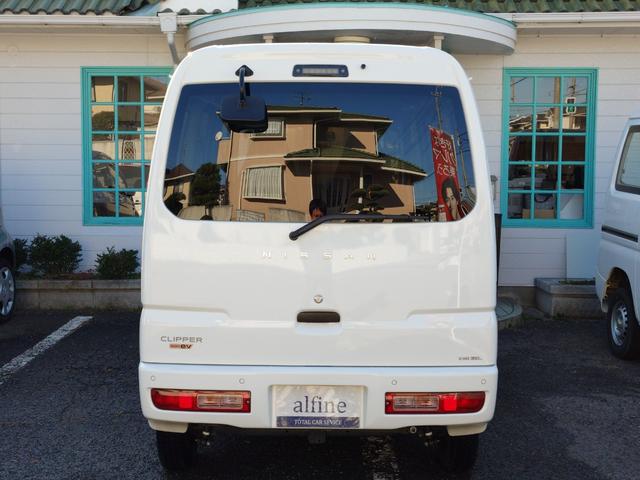 クリッパーＥＶ ４シーター　エマージェンシーブレーキ・プレ空調機能付きキーレス・前席シートヒーター・車線逸脱警報・リアパーキングセンサー・誤発進抑制・前席パワーウインドウ・プライバシーガラス・リアアンダーミラー・急速充電（25枚目）