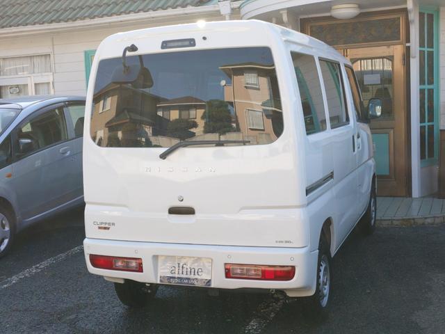 クリッパーＥＶ ４シーター　エマージェンシーブレーキ・プレ空調機能付きキーレス・前席シートヒーター・車線逸脱警報・リアパーキングセンサー・誤発進抑制・前席パワーウインドウ・プライバシーガラス・リアアンダーミラー・急速充電（26枚目）