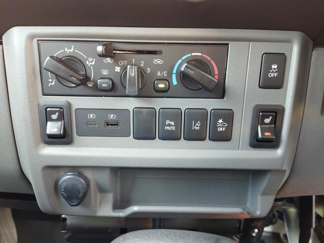 クリッパーＥＶ ４シーター　エマージェンシーブレーキ・プレ空調機能付きキーレス・前席シートヒーター・車線逸脱警報・リアパーキングセンサー・誤発進抑制・前席パワーウインドウ・プライバシーガラス・リアアンダーミラー・急速充電（35枚目）