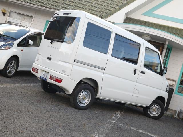 クリッパーＥＶ ２シーター　エマージェンシーブレーキ・プレ空調機能付きキーレス・１００Ｖコンセント・前席シートヒーター・車線逸脱警報・リアパーキングセンサー・誤発進抑制・前席パワーウインドウ・プライバシーガラス・急速充電（10枚目）