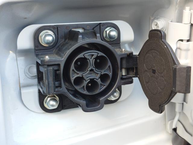 クリッパーＥＶ ２シーター　エマージェンシーブレーキ・プレ空調機能付きキーレス・１００Ｖコンセント・前席シートヒーター・車線逸脱警報・リアパーキングセンサー・誤発進抑制・前席パワーウインドウ・プライバシーガラス・急速充電（40枚目）