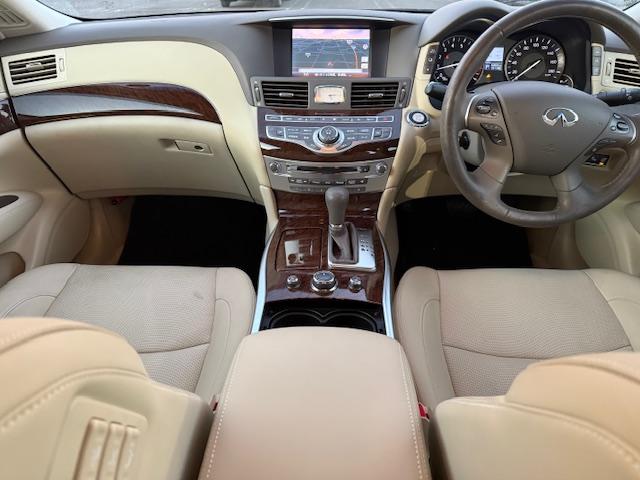 フーガ 　３７０ＧＴ　レザーシート　エアシート　パノラマビューモニター　ナビ　ＴＶ　ＥＴＣ　スマートキー　クルーズコントロール（6枚目）