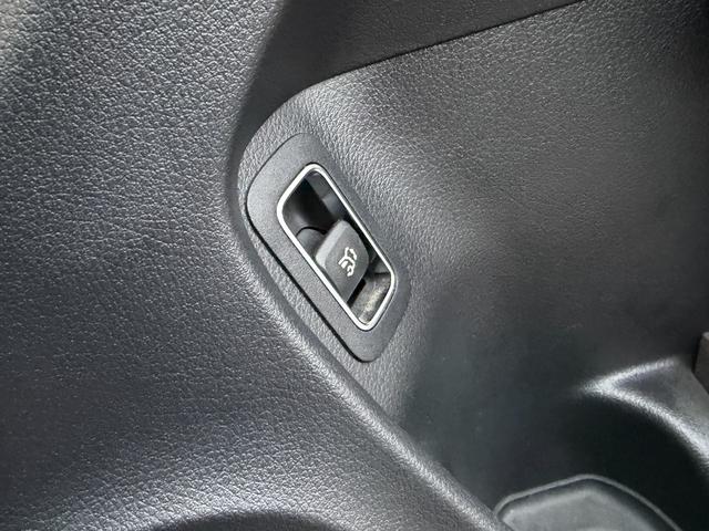 ＣＬＡクラス シューティングブレーク ＣＬＡ２００ｄ　シューティングブレーク　ＡＭＧライン　パノラミックスライディングルーフ　レザーエクスクルーシブパッケージ　　ナビゲーションパッケージ　アドバンスパッケージ　３６０度カメラ　ヘッドアップディスプレイ　１０スピーカー　アルミインパネ（24枚目）