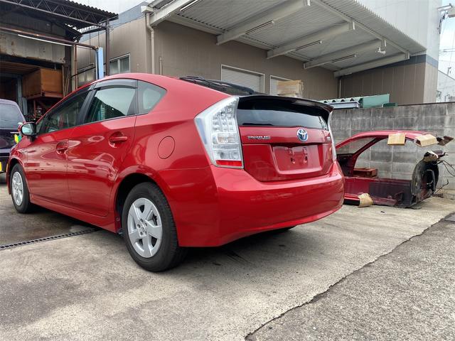 プリウス S ナビ TV Bluetooth接続 バックカメラ スマートキー プッシュスタート ディスチャージライト フォグランプ オートエアコン 格納ミラー オートライト ETC 衝突安全ボディー盗難防止システム(9枚目)