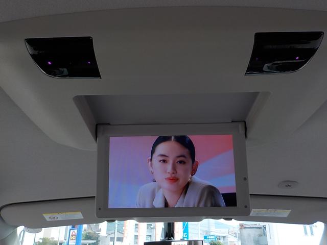 セレナ ハイウェイスター　Ｓ－ハイブリッド　Ｖセレクション　８人乗り　新品前後ドライブレコーダー　鏡面研磨コーティング　全周囲カメラ　ナビ　フルセグＴＶ　後席モニター　クリアランスソナー　ＥＴＣ　両側電動スライドドア　オートライト　後席モニター　３列シート（9枚目）