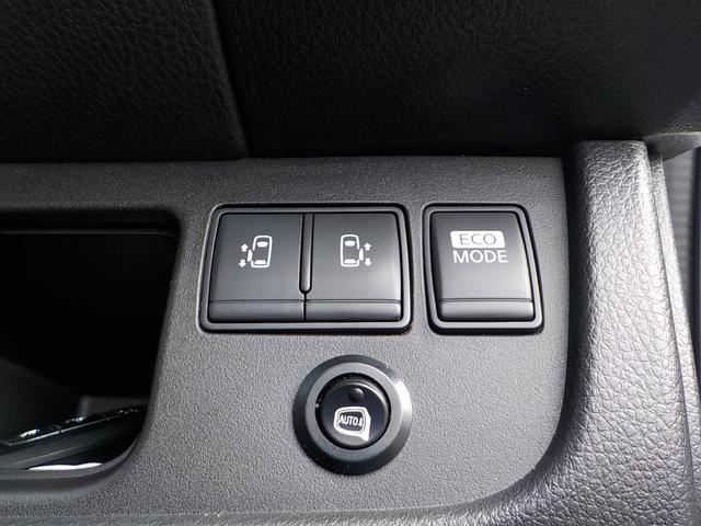 セレナ ハイウェイスター　Ｓ－ハイブリッド　Ｖセレクション　８人乗り　新品前後ドライブレコーダー　鏡面研磨コーティング　全周囲カメラ　ナビ　フルセグＴＶ　後席モニター　クリアランスソナー　ＥＴＣ　両側電動スライドドア　オートライト　後席モニター　３列シート（10枚目）