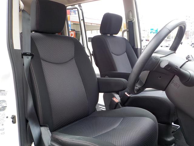 セレナ ハイウェイスター　Ｓ－ハイブリッド　Ｖセレクション　８人乗り　新品前後ドライブレコーダー　鏡面研磨コーティング　全周囲カメラ　ナビ　フルセグＴＶ　後席モニター　クリアランスソナー　ＥＴＣ　両側電動スライドドア　オートライト　後席モニター　３列シート（28枚目）