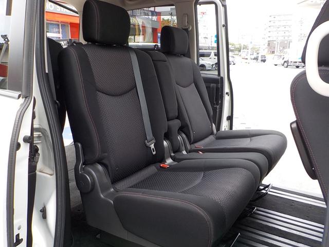 セレナ ハイウェイスター　Ｓ－ハイブリッド　Ｖセレクション　８人乗り　新品前後ドライブレコーダー　鏡面研磨コーティング　全周囲カメラ　ナビ　フルセグＴＶ　後席モニター　クリアランスソナー　ＥＴＣ　両側電動スライドドア　オートライト　後席モニター　３列シート（30枚目）