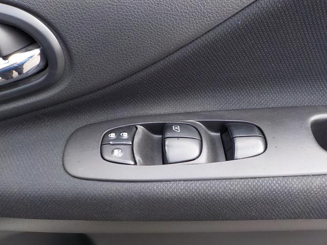 セレナ ハイウェイスター　Ｓ－ハイブリッド　Ｖセレクション　８人乗り　新品前後ドライブレコーダー　鏡面研磨コーティング　全周囲カメラ　ナビ　フルセグＴＶ　後席モニター　クリアランスソナー　ＥＴＣ　両側電動スライドドア　オートライト　後席モニター　３列シート（35枚目）