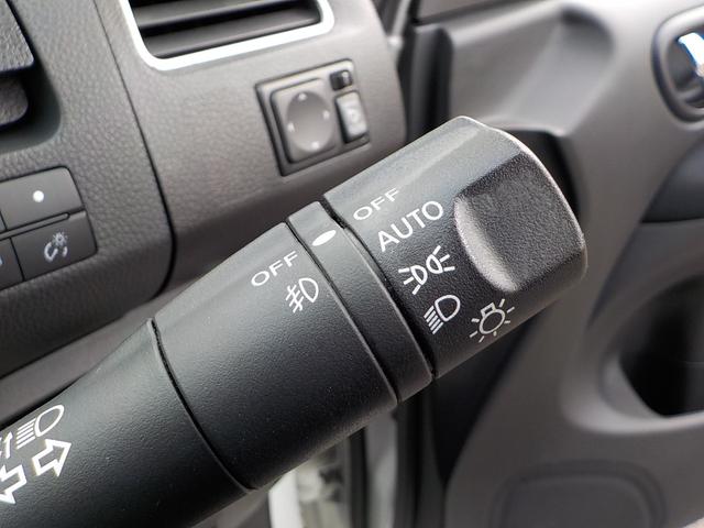 セレナ ハイウェイスター　Ｓ－ハイブリッド　Ｖセレクション　８人乗り　新品前後ドライブレコーダー　鏡面研磨コーティング　全周囲カメラ　ナビ　フルセグＴＶ　後席モニター　クリアランスソナー　ＥＴＣ　両側電動スライドドア　オートライト　後席モニター　３列シート（52枚目）