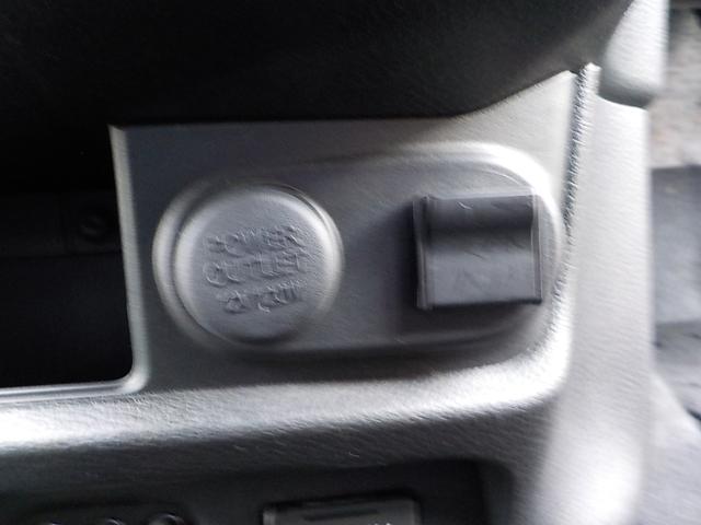 セレナ ハイウェイスター　Ｓ－ハイブリッド　Ｖセレクション　８人乗り　新品前後ドライブレコーダー　鏡面研磨コーティング　全周囲カメラ　ナビ　フルセグＴＶ　後席モニター　クリアランスソナー　ＥＴＣ　両側電動スライドドア　オートライト　後席モニター　３列シート（64枚目）