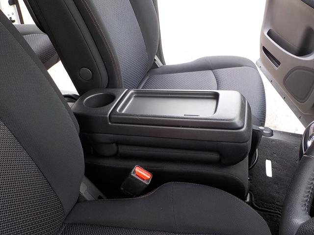 セレナ ハイウェイスター　Ｓ－ハイブリッド　Ｖセレクション　８人乗り　新品前後ドライブレコーダー　鏡面研磨コーティング　全周囲カメラ　ナビ　フルセグＴＶ　後席モニター　クリアランスソナー　ＥＴＣ　両側電動スライドドア　オートライト　後席モニター　３列シート（65枚目）