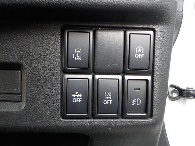 パワースライドドア装備でドアの開閉もスイッチ一つでとても簡単です。スライドドアは坂道では大人でも重くなる事があるので老若男女問わず人気の装備ですよ。