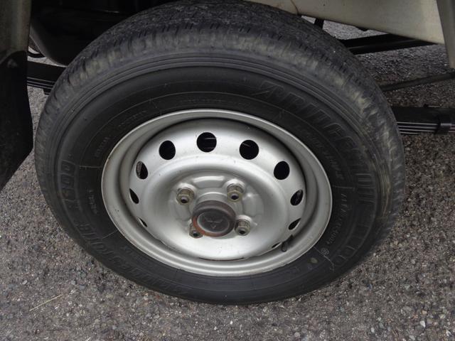 ミニキャブトラック 　屋根付車庫保管車　走行７万キロ台　エアコンはありません（12枚目）