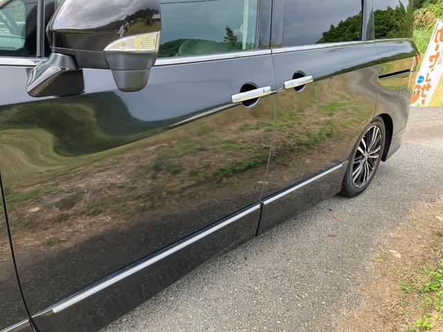 エルグランド ２５０ハイウェイスター　両側パワースライドドア　Ｂカメラ　Ｂｌｕｅｔｏｏｔｈ　地デジフルセグ　ＥＴＣ　スマートキー　リアモニター　車高調　社外アルミ　ＨＩＤ　リアフィルム（4枚目）