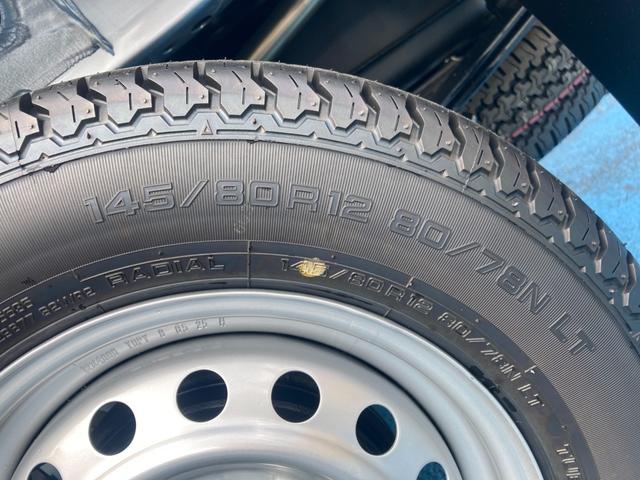 ハイゼットトラック ジャンボ　登録届出済未使用車　マット　バイザー　ＥＴＣ　ゲートプロダクター　中古ナビ　パートタイム４ＷＤ　衝突軽減ブレーキオーバーヘッドコンソール　鉄キー　スペアキー　取扱説明書　メンテナンスノート　新車保証（35枚目）