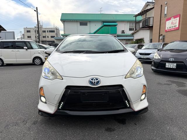 アクア S フルエアロ デイライト 3画面デジタルインナーミラー ドラレコ 社外テール 後部座席モニター バックカメラ ナビ TV オートライト スマートキー 社外アルミホール 電動格納ミラー シートヒーター(6枚目)