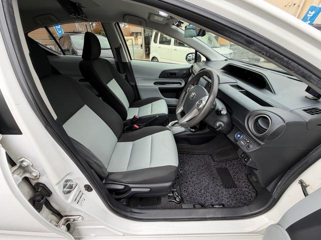 アクア S フルエアロ デイライト 3画面デジタルインナーミラー ドラレコ 社外テール 後部座席モニター バックカメラ ナビ TV オートライト スマートキー 社外アルミホール 電動格納ミラー シートヒーター(23枚目)