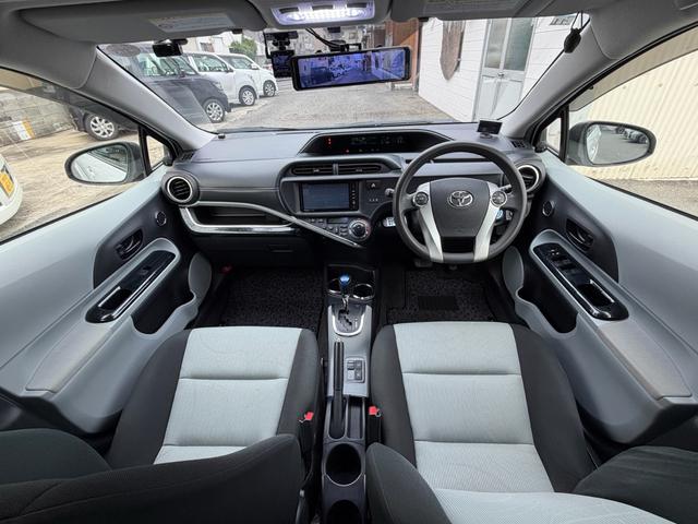 アクア S フルエアロ デイライト 3画面デジタルインナーミラー ドラレコ 社外テール 後部座席モニター バックカメラ ナビ TV オートライト スマートキー 社外アルミホール 電動格納ミラー シートヒーター(27枚目)