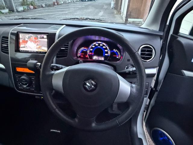 ワゴンＲスティングレー リミテッドＩＩ　プッシュスタート　Ｂｌｕｅｔｏｏｔｈナビ　ＥＴＣ　ドライブレコーダー　インナーブラックヘッドライト　スマートキー　ベンチシート　フルフラットシート　シートヒーター　車内イルミ　フォグランプ（22枚目）