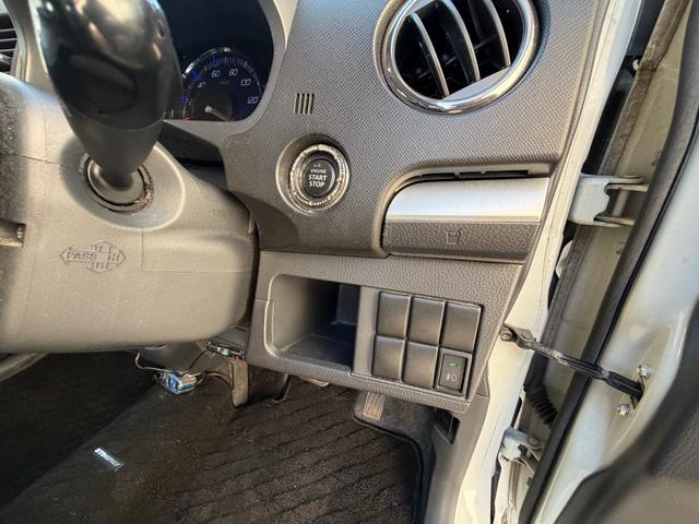 査定や現車確認、試乗だけでも大歓迎です！！もちろん、出張査定無料！買取のみも可能なのでお気軽にお電話ご予約下さい。無料通話００７８−６０４１−９７７９までお電話下さい！！