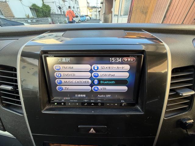 Ｂｌｕｅｔｏｏｔｈ機能もついておりますので、お使いのスマホで、お好きな音楽を流しながら、ドライブを楽しめます！！ＣＤやＤＶＤの視聴も可能なので、お子様がおられる方など、すごく便利ですね。