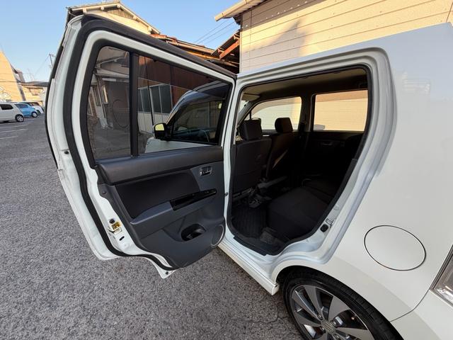 査定や現車確認、試乗だけでも大歓迎です！！もちろん、出張査定無料！買取のみも可能なのでお気軽にお電話ご予約下さい。無料通話００７８−６０４１−９７７９までお電話下さい！！