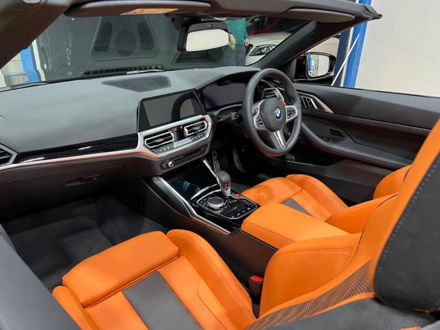 M4カブリオレ コンペティション M xDrive 直6ツインターボ 4WD ワンオーナー 正規ディーラー車 6Podキャリパー(ブレンボOEM)右ハンドル 四本出マフラー 取説保証書有 コーティング済(6枚目)