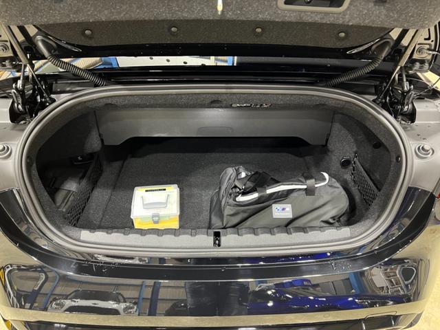 M4カブリオレ コンペティション M xDrive 直6ツインターボ 4WD ワンオーナー 正規ディーラー車 6Podキャリパー(ブレンボOEM)右ハンドル 四本出マフラー 取説保証書有 コーティング済(69枚目)