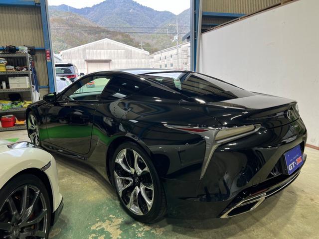 ＬＣ５００　Ｌパッケージ　パノラマルーフ　レッドレザーシート　中間Ｘパイプ　シートヒーター／シートエアコン左右　パワーシート左右　純正フルセグナビ　アダプティブクルーズＢカメラ　Ｂｌｕｅ　ｔｏｏｔｈ音楽／通話(10枚目)