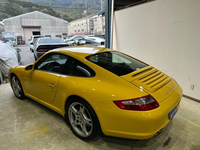 ９１１ ９１１カレラＳ　フルオリジナル・レーシングイエロー・☆ポルシェセンター銀座☆・左ハンドル・ブラックレザーシート・記録薄（有）・３．８Ｌ水平対向６気筒エンジン（35枚目）