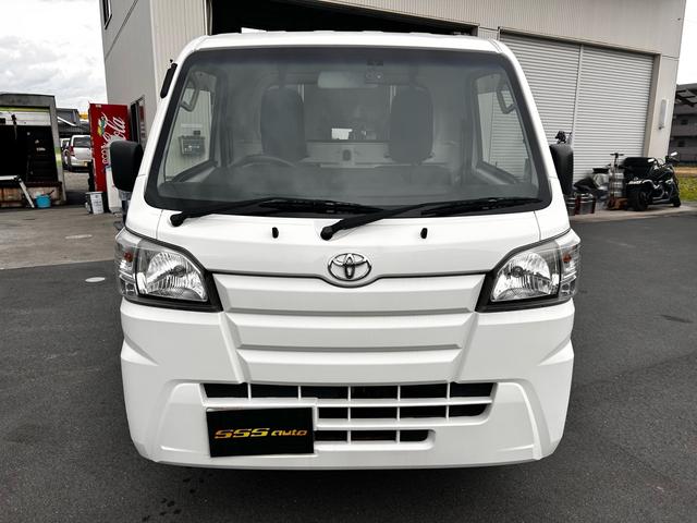 ピクシストラック スタンダード　４ＷＤ　５速ミッション　３方開　純正オーディオ　エアコン　レベライザー（2枚目）