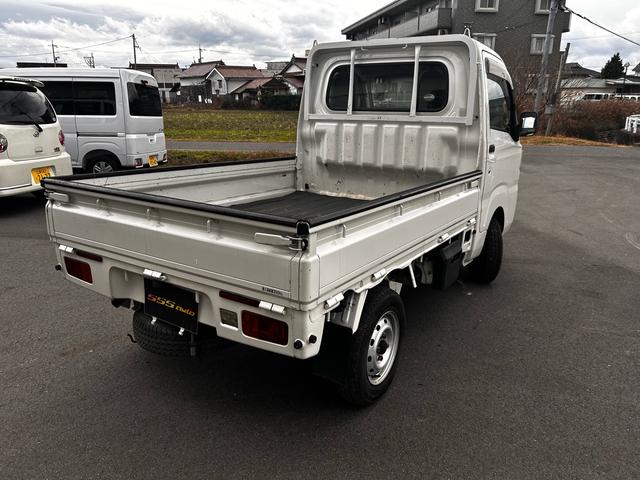 ピクシストラック スタンダード　４ＷＤ　５速ミッション　３方開　純正オーディオ　エアコン　レベライザー（7枚目）