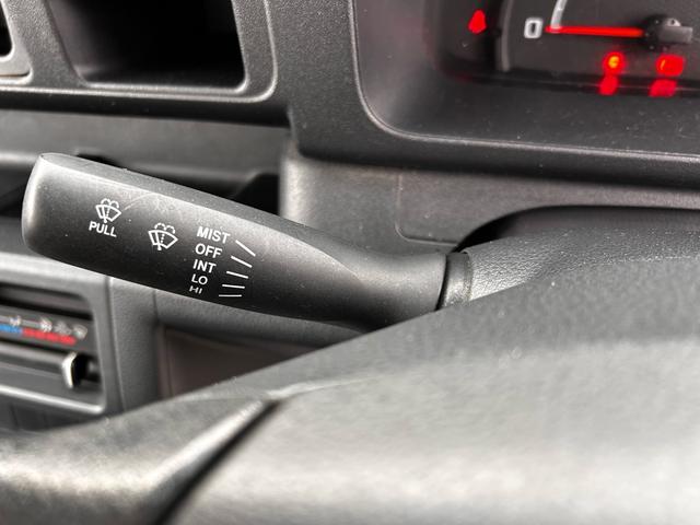 ピクシストラック スタンダード　４ＷＤ　５速ミッション　３方開　純正オーディオ　エアコン　レベライザー（19枚目）