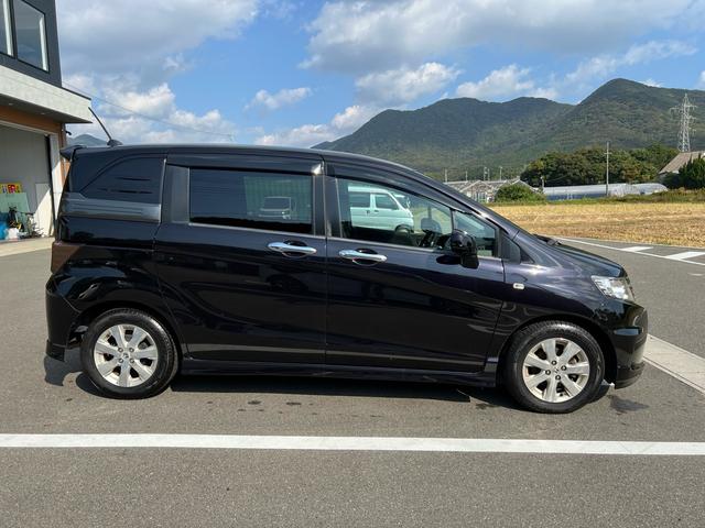 フリードスパイク G エアロ(4枚目)