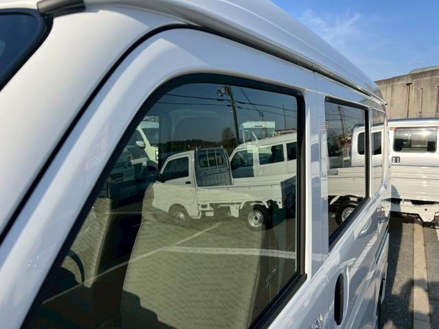 スクラム ＰＡ　５ＭＴ　未使用車　クリアランスソナー　両側スライドドア　オートライト　ＡＢＳ　ＥＳＣ　エアコン　パワーステアリング　運転席エアバッグ　助手席エアバッグ　記録簿（45枚目）