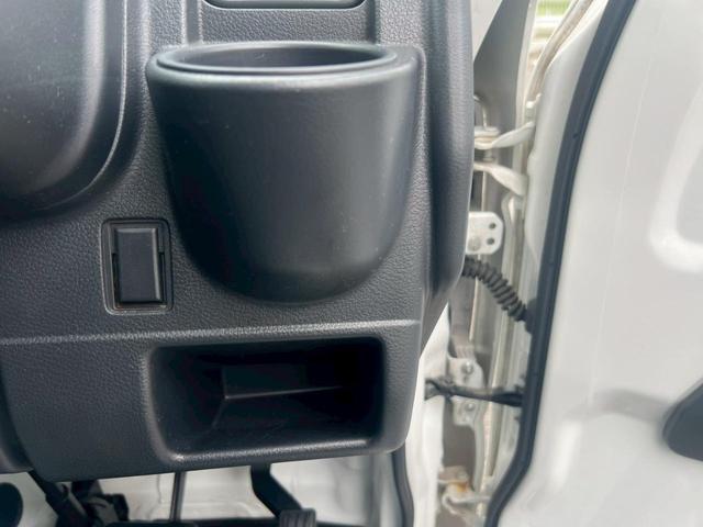 キャリイトラック 　中温冷蔵冷凍車－５度から２０度　運転席エアバック　助手席エアバック　ＡＢＳ　エアコンクーラー　パワステ　ＥＴＣ　パワーウィンドウ　純正キーレス　４ＷＤ　１２Ｖ電源ソケット　ヘッドライトレベライザー（17枚目）