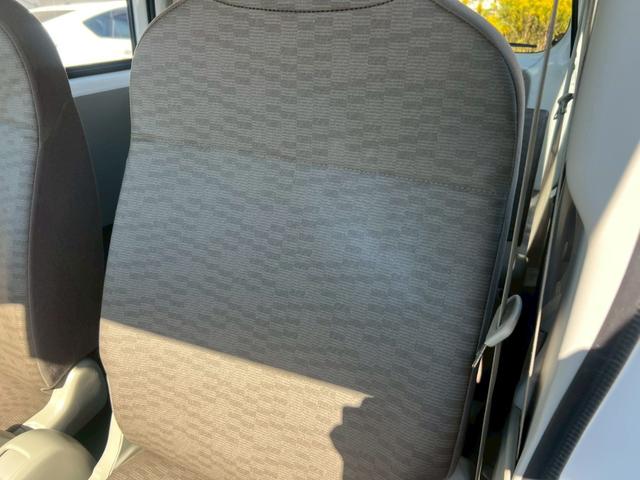 エブリイ ＰＡ　２ＷＤ　ＡＴ　エアコン　パワーステ　ドライブレコーダー　運転席助手席エアバック　ＡＢＳ　ＭＴモード付　純正ラジオ　１２Ｖ電源ソケット　ヘッドライトレベライザー　フロアマット　スペアタイヤ　２ｎｄ発進（33枚目）