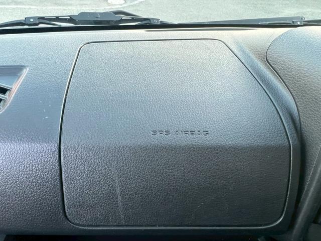 ハイゼットカーゴ スペシャルＳＡＩＩＩ　アイドリングストップ　運転席助手席エアバック　ＡＢＳ　衝突被害軽減ブレーキ　横滑り防止装置　オートマチックビーム　エアコン　パワーステアリング　ドライブレコーダー　ＥＴＣ　パワーウィンドウ　キーレス（19枚目）