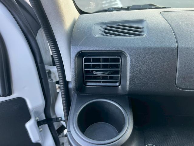 ハイゼットカーゴ スペシャルＳＡＩＩＩ　アイドリングストップ　運転席助手席エアバック　ＡＢＳ　衝突被害軽減ブレーキ　横滑り防止装置　オートマチックビーム　エアコン　パワーステアリング　ドライブレコーダー　ＥＴＣ　パワーウィンドウ　キーレス（20枚目）