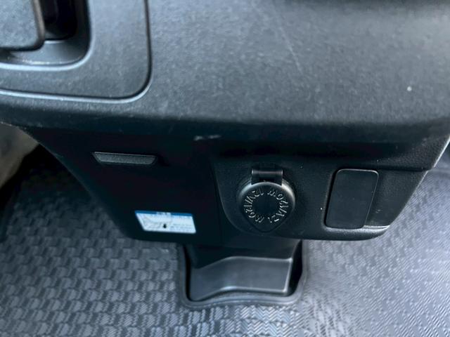 ハイゼットカーゴ スペシャルＳＡＩＩＩ　アイドリングストップ　運転席助手席エアバック　ＡＢＳ　衝突被害軽減ブレーキ　横滑り防止装置　オートマチックビーム　エアコン　パワーステアリング　ドライブレコーダー　ＥＴＣ　パワーウィンドウ　キーレス（27枚目）